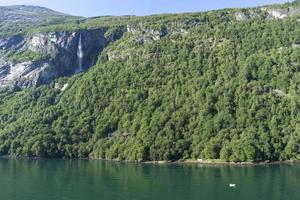 cruzeiro no fiorde de geiranger na noruega foto