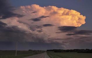 pradaria nuvens de tempestade Canadá foto