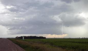 pradaria nuvens de tempestade Canadá foto