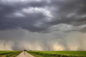 pradaria nuvens de tempestade Canadá foto