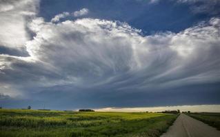 pradaria nuvens de tempestade Canadá foto