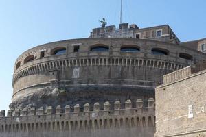 close-up do castel sant'angelo, o arco do antigo castelo. foto