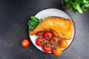 perna de frango carne defumada frita aves refeição comida lanche foto