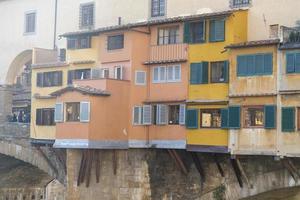 casas em florença perto da ponte vecchio em outubro de 2018. foto