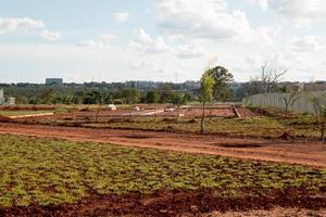 nova construção de um estacionamento na zona sul do parque brule marx em brasilia, brasil foto