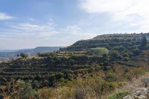 vista panorâmica das montanhas e colinas de chipre. foto