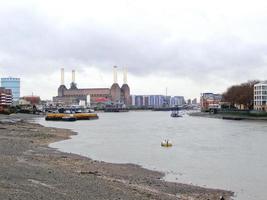 estação de energia de battersea de londres foto