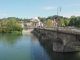 Rio Po em Turin foto