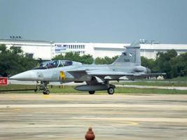 força aérea tailandesa real don muang bangkok tailândia12 de janeiro de 2019 dia nacional das crianças o show de aeronaves da força aérea real tailandesa e show aéreo. em bangkok tailândia12 de janeiro de 2019. foto