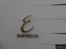 emporium logo bangkok thailand13 de maio de 2019emporium é um shopping de luxo no distrito de khlong toei bangkok tailândia. foi inaugurado em 1997. é de propriedade e operado pelo grupo de shopping centers. foto