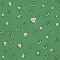 forma de coração mini fofo no fundo de papel de textura para dia dos namorados e cartão de amor minimalista. foto