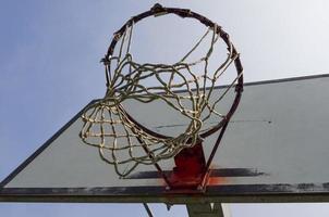 detalhe da cesta de basquete foto