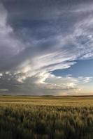 nuvens de tempestade saskatchewan foto