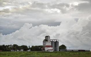 nuvens de tempestade saskatchewan foto