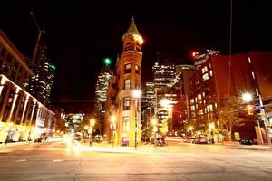 foto noturna ferro plano da cidade de toronto