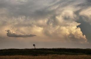 nuvens de tempestade saskatchewan foto