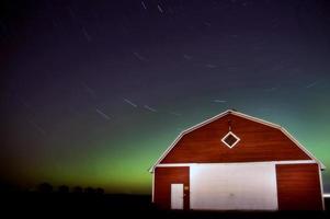 fotografia noturna de trilhas de estrelas foto