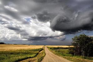 nuvens de tempestade saskatchewan foto