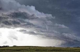 nuvens de tempestade saskatchewan foto