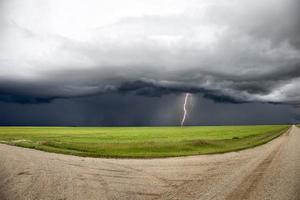 nuvens de tempestade saskatchewan foto