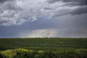 nuvens de tempestade saskatchewan foto