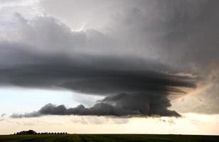 nuvens de tempestade saskatchewan foto