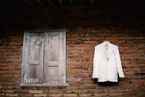 vestido de noiva javanês, cerimônia de casamento foto