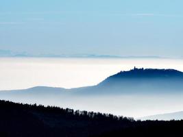 montanhas de vosges e os alpes ao longe. França foto