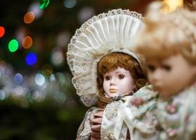 lindas bonecas no domingo brocante na pequena aldeia alsacien foto