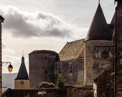 o impressionante castelo medieval de chateauneuf, perfeitamente preservado desde os tempos antigos foto