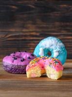 variedade de donuts foto
