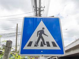sinal de estrada símbolo bangkokthailand08 agosto 2018 foto