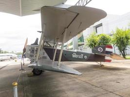 museu da força aérea tailandesa real bangkokthailand18 de agosto de 2018 o exterior da aeronave tem muitas aeronaves grandes. para aprender mais de perto. em 18 de agosto de 2018 na Tailândia. foto