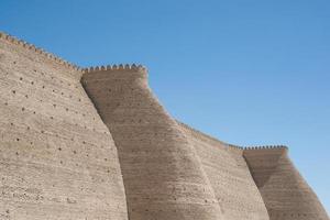 muralhas históricas da fortaleza de arca em Bukhara, Ásia Central foto