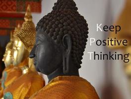 mantenha o pensamento positivo. mensagem motivadora com estátua de buda. pense o conceito positivo foto