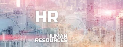 RH - conceito de gestão e recrutamento de recursos humanos na cidade moderna. estrutura de rede de pessoas de dupla exposição foto