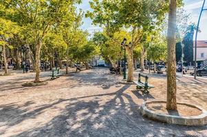 a cênica place des lices, saint-tropez, cote d'azur, frança foto