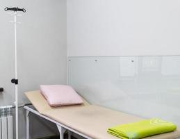 quarto vazio em uma clínica moderna foto