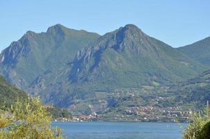 vista do lago iseo foto