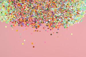 confetes coloridos em fundo rosa. pano de fundo abstrato colorido com confete de papel espalhado. fundo bonito para festivo, celebração, festa, aniversário, evento foto