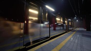 estação de trem de metrô velha vazia foto