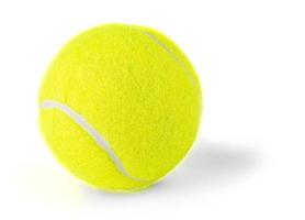 única bola de tênis isolada no fundo branco foto