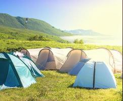 barraca de acampamento no acampamento no parque nacional. foto