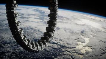 estação espacial futurista na órbita terrestre foto