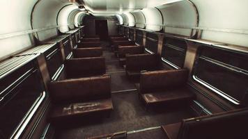 interior do antigo trem elétrico soviético foto
