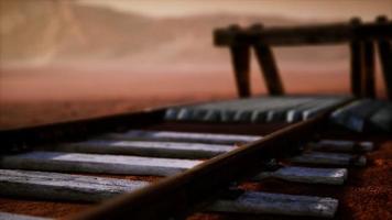 ferrovias abandonadas no deserto foto