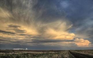 pradaria nuvens de tempestade Canadá foto