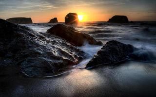 pôr do sol bandon oregon foto