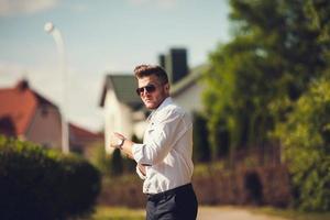 retrato de um jovem bonito foto