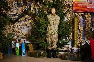 presépio de natal muito grande. soldado de guerra ato foto